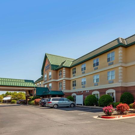 Comfort Inn & Suites Fayetteville-University Area Exterior foto