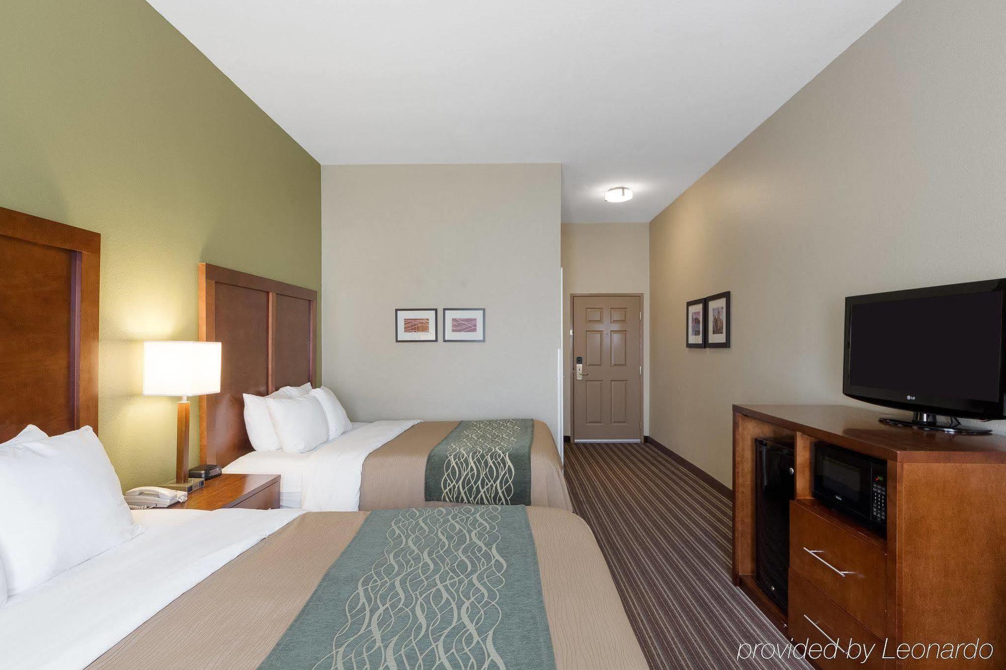 Comfort Inn & Suites Fayetteville-University Area Exterior foto