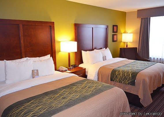 Comfort Inn & Suites Fayetteville-University Area Exterior foto